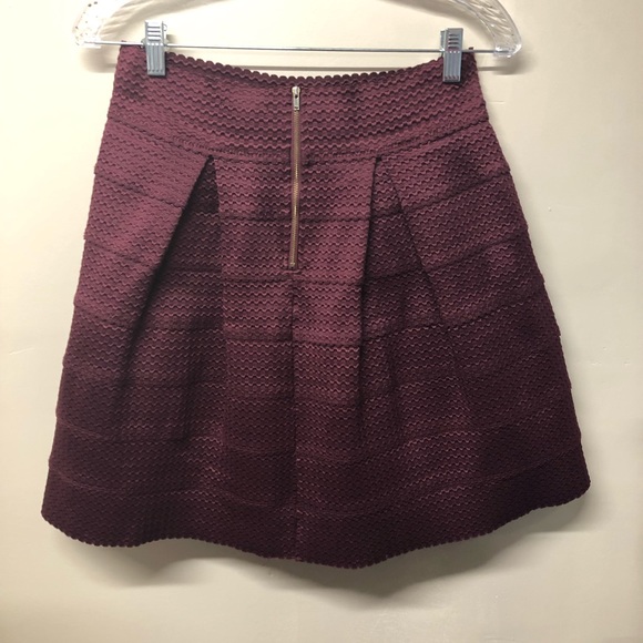 Charlotte Russe Wine Pleated Skirt Large - Picture 4 of 8
